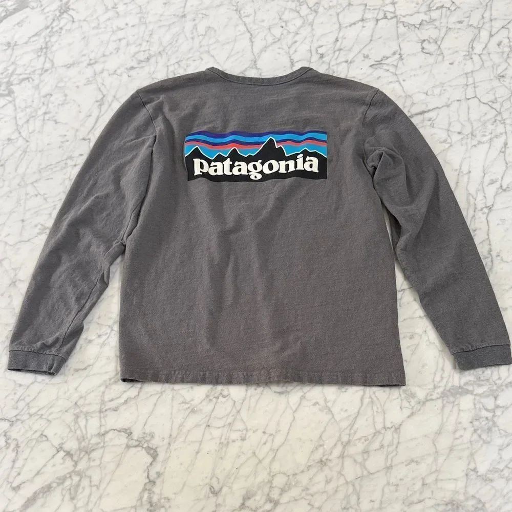 Patagonia Charcoal Long Sleeve with Vibrant Logo Womens XS Youth 10/12